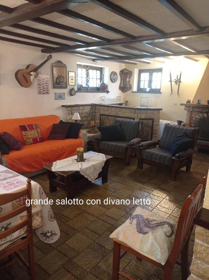 Incisa Scapaccino Villa Laura מראה חיצוני תמונה
